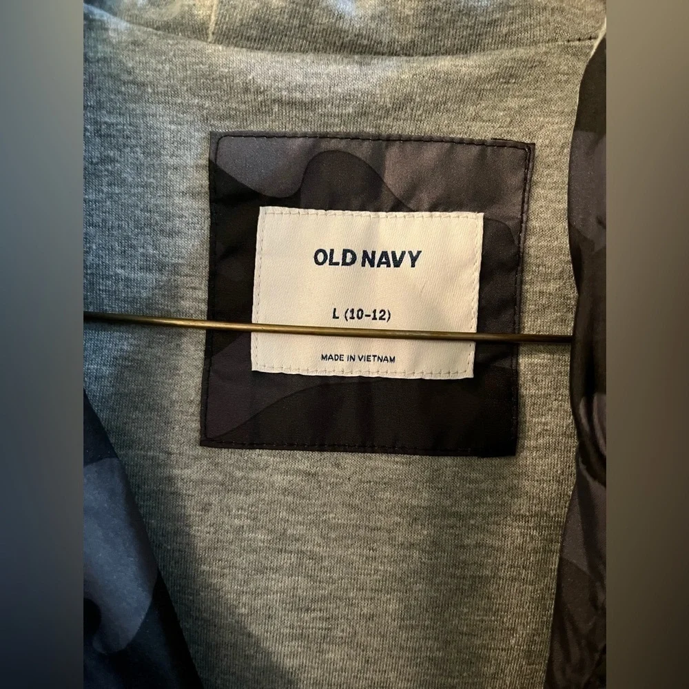 Boy’s Old Navy Zip Up Jacket, size 10-12 large, great condition